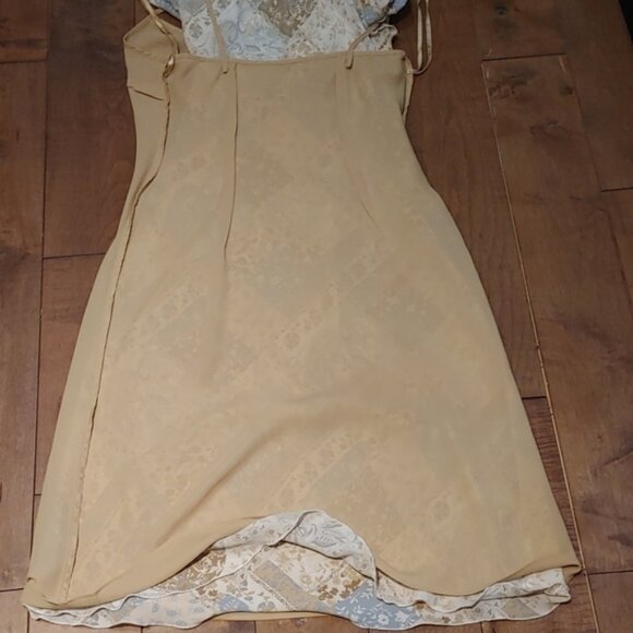 Beautiful‎ floral print dress by Reitmans size 11 - Picture 12 of 13